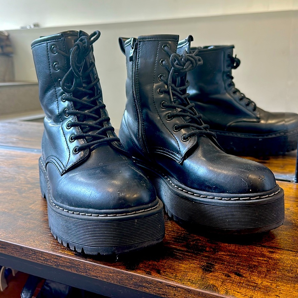 Steve Madden Betty boot size 37